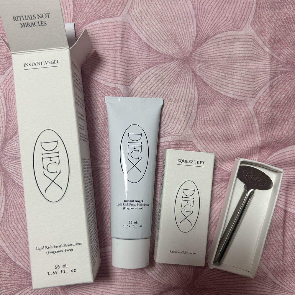 Dieux Instant Angel Rich Facial Moisturizer - White